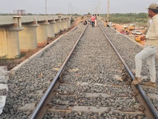 How This Government Contractor Builds Rail Infrastructure